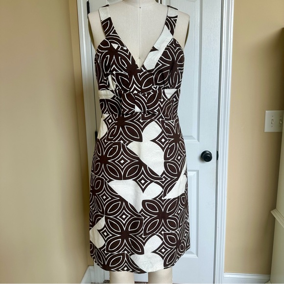 Trina Turk Dresses & Skirts - Trina Turk Brown and White Patterned Fitted Halter Dress Size 6